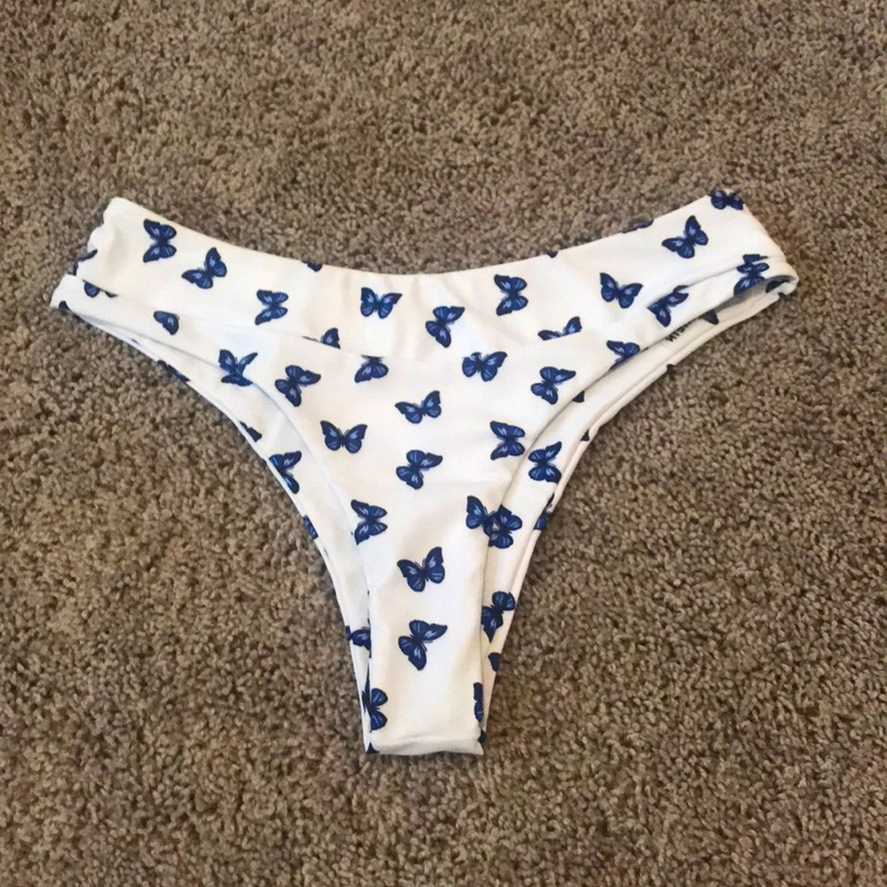 NWT shein Butterfly Print thong bikini bottom M